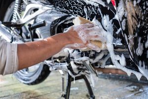 Ide Usaha Cuci Motor dan 10 Tips Persiapannya