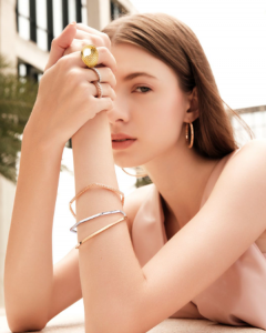 Tren Gelang Emas Terbaru Tahun Ini: Inspirasi Gaya untuk Penampilan Anda